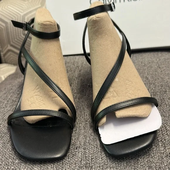 NIB CALVIN KLEIN BLACK IRYNA SANDALS - Picture 2 of 5